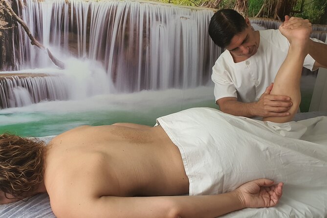 1 Hour Private Chiromassage Session in Seville - Making sense of the Seville itinerary
