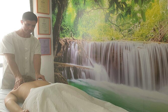 1 Hour Private Chiromassage Session in Seville - Booking, timing, and cancellation