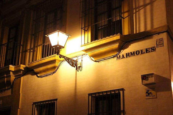 2h30 Private Walking Tour of Seville with Local Guide - Santa Cruz, where the route slows down