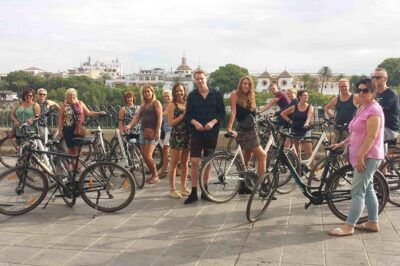 3-hour Guided Bike Tour along the Highlights of Seville