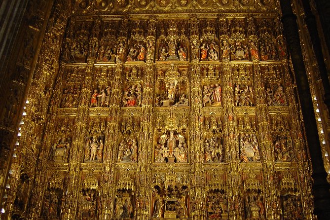 3-hour Seville Cathedral and Alcazar Skip-the-Line Combo Tour - Exploring the Alcazar’s royal rooms