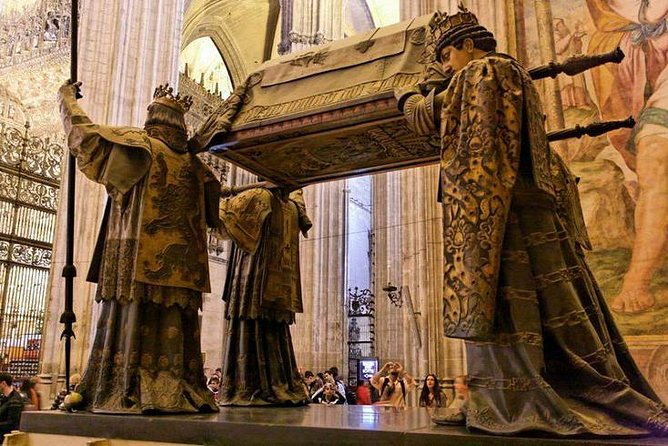 3-hour Seville Cathedral and Alcazar Skip-the-Line Combo Tour - How the guide affects the experience