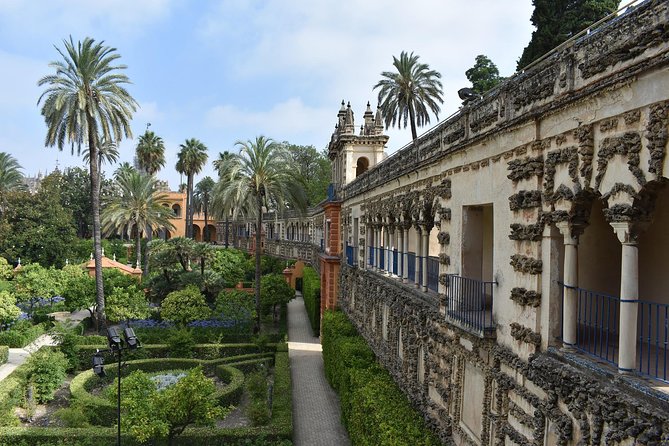 3-hour Seville Cathedral and Alcazar Skip-the-Line Combo Tour - Is skip-the-line access worth it?