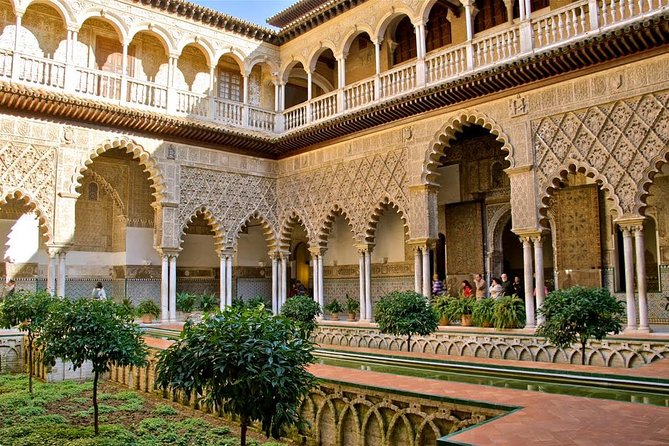 3-hour Seville Cathedral and Alcazar Skip-the-Line Combo Tour - Climbing the Giralda’s ramps