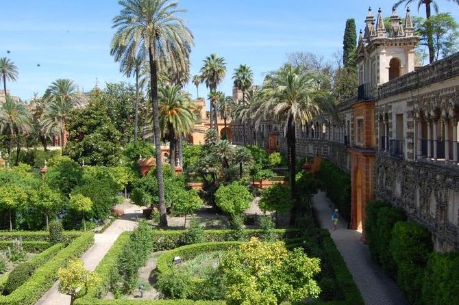 Alcázar and Jewish Quarter Guided Walking Tour in Seville - Starting at Plaza del Triunfo