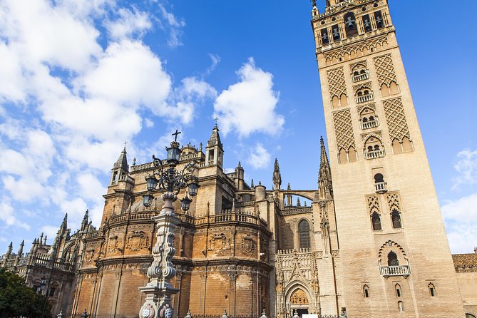 Alcazar, Cathedral and Giralda Guided Tour with Priority Tickets - Why this Seville combination works so well