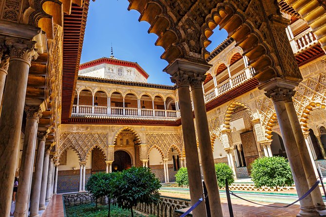 Alcazar, Cathedral and Giralda Guided Tour with Priority Tickets - The value of priority entry