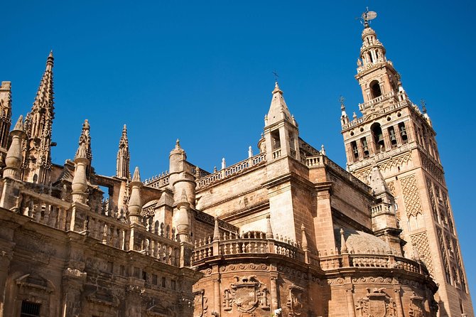 Alcazar, Cathedral and Giralda of Seville with entrance fee included - Guides, language, and the feel of the visit