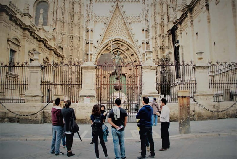 Alcazar & Cathedral of Seville Exclusive Group max. 9 guests - The Giralda, from minaret to city symbol