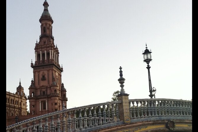 Alcazar, Cathedral, Plaza De España And Maria Luisa Park Private Tour - What the private guide changes