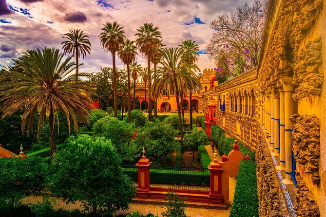 Alcazar of Seville Guided tour with Skip the Line Access - Inside the Patio de las Doncellas