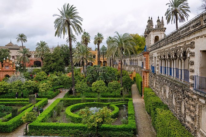 Alcázar of Seville. Skip the line! Includes access ticket - Entering the royal palace without the normal ticket scramble