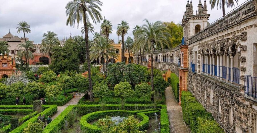 Alcazar of Seville VIP Tour - A small group that keeps the tour personal
