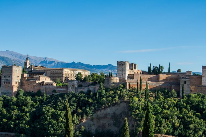 Alhambra Guided Tour & Albaicin Tour from Seville - The Alcazaba: military Granada