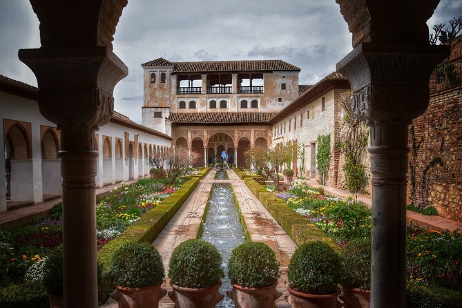 Alhambra Private Tour & Nazaries Palaces from Seville with Pickup - Generalife gardens and the Palace of Carlos V