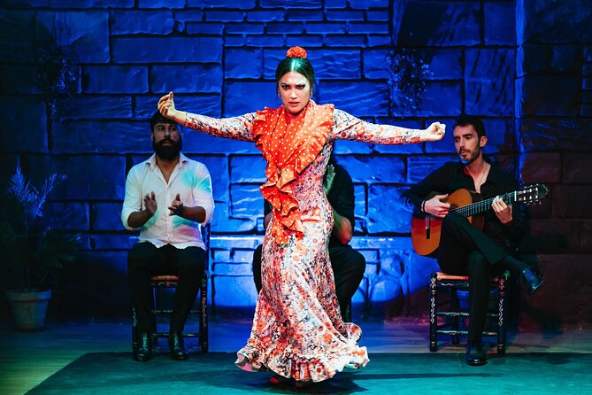 Baraka Triana. Flamenco show with drink - The Best Seats Are Close, but Comfort Varies