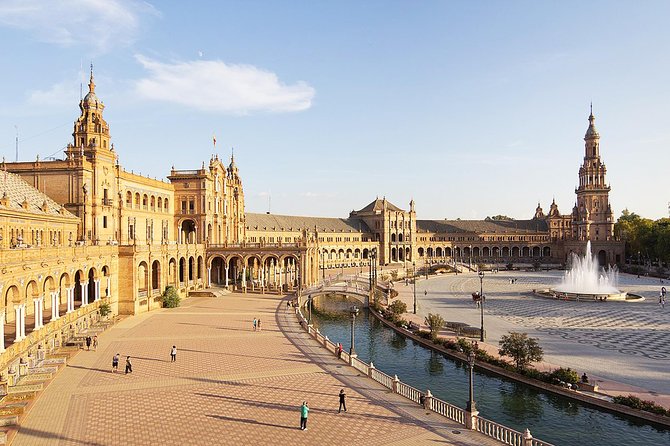 Bike tour through the monumental area of Seville - Plaza de España and the legacy of 1929