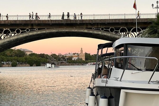 Boat Trip "Los Rincones del Guadalquivir" - Setting out from Puente de San Telmo