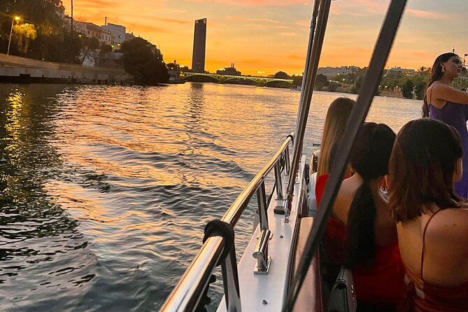 Boat Trip "Los Rincones del Guadalquivir" - Puente de Isabel II and the Triana connection