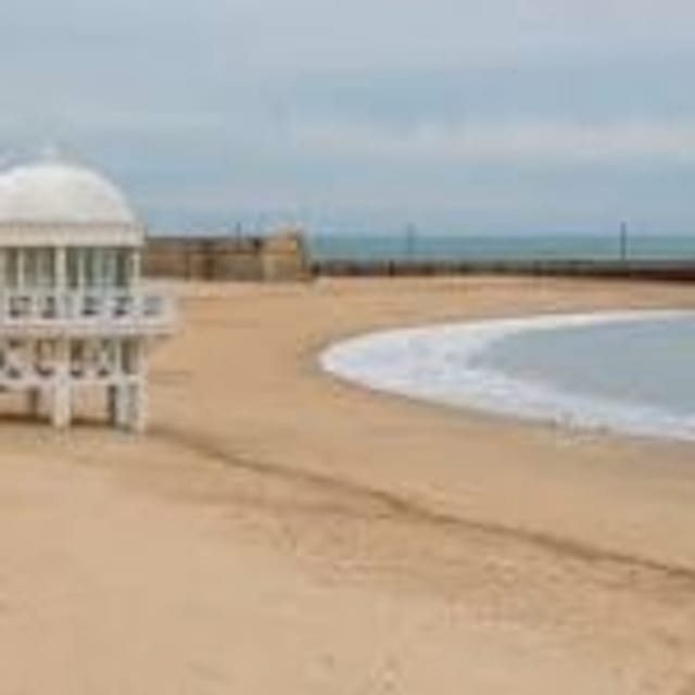 Cadiz Full-Day Guided Excursion from Seville - Caleta Beach and the Paseo Marítimo
