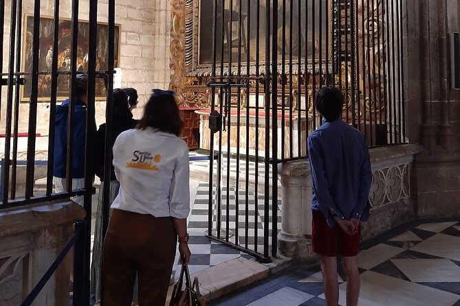 Cathedral and Giralda Guided Tour and Priority Entrance - Meeting at Calle Cardenal Carlos Amigo Vallejo