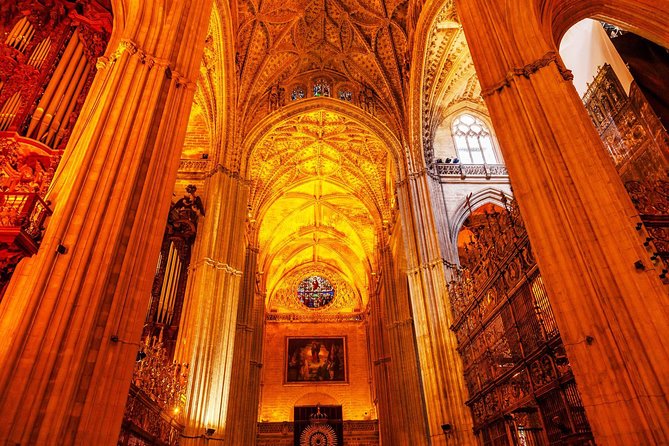 Cathedral of Seville English Guided Tour with Skip the Line & Access to Giralda - Climbing the Giralda after the cathedral