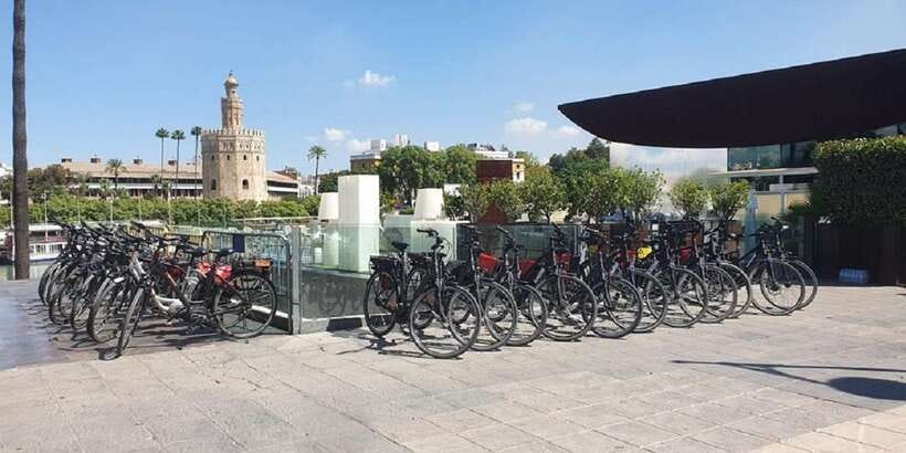 E-Bike tour in Sevilla - Maria Luisa Park and the southern city