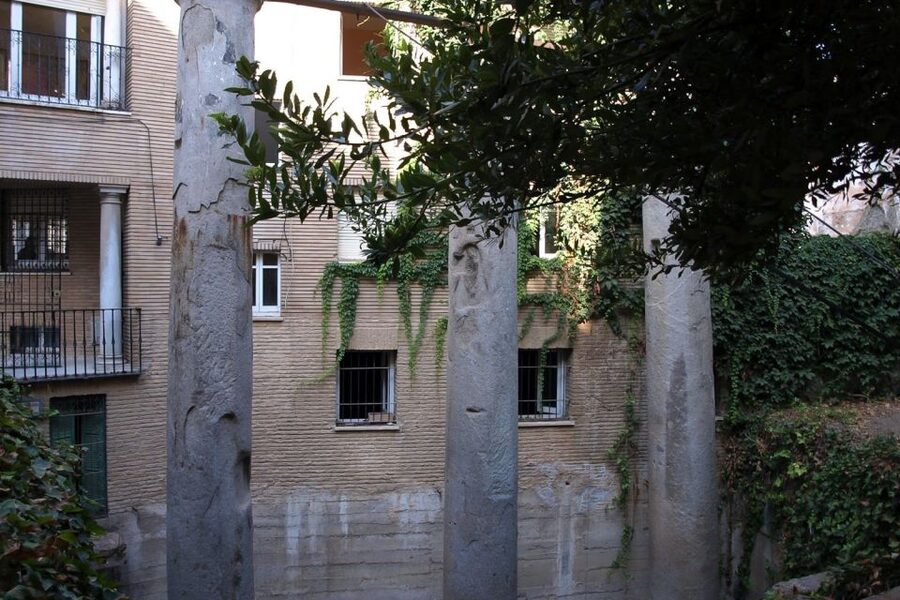 Enchanted Seville: Private Walking Tour - Calle Aire and the close-up view of Santa Cruz