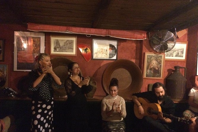 Flamenco and Tapastour with a flamenco artist - Seville tapas with a flamenco artist