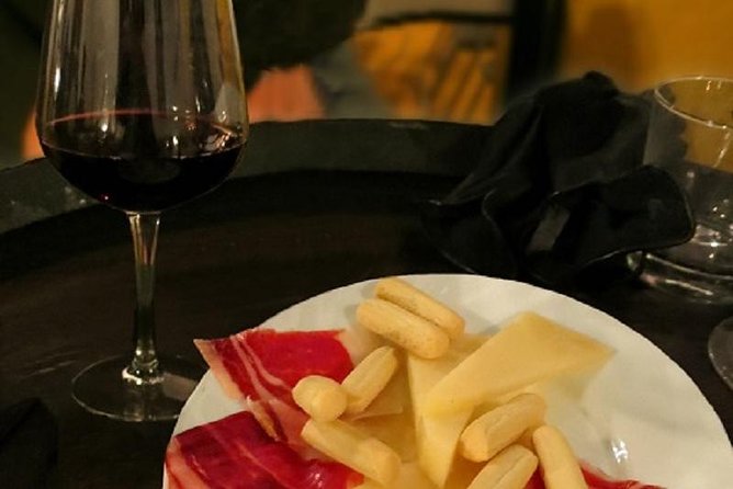 Flamenco and Tapastour with a flamenco artist - Why the small group matters