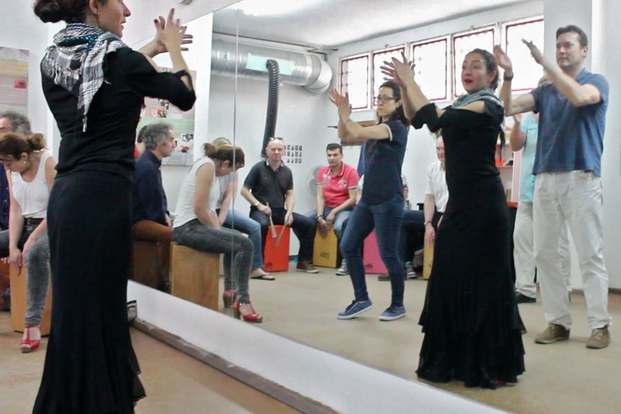 Flamenco Dance Lesson: 60-Minute Class in Seville - Your first hour with flamenco in Seville