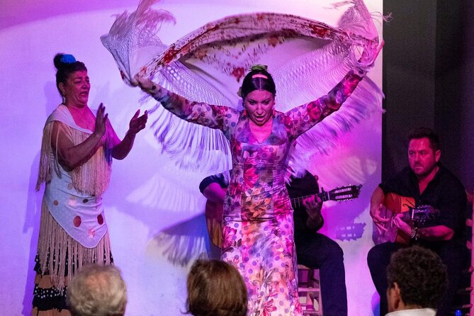 Flamenco show at the foot of the Giralda in Seville - Booking and cancellation advice