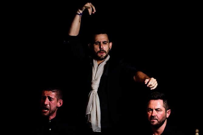 Flamenco show at the foot of the Giralda in Seville - Why improvisation changes the experience