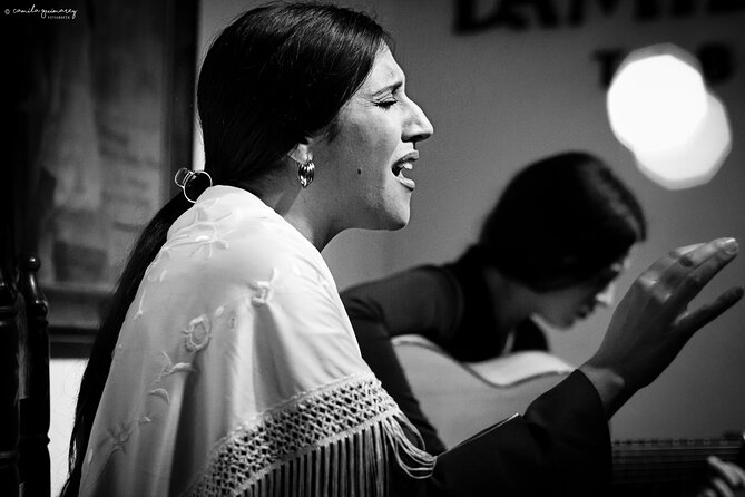 Flamenco Show in Seville at Bar and Tapas - Choosing the right performance time