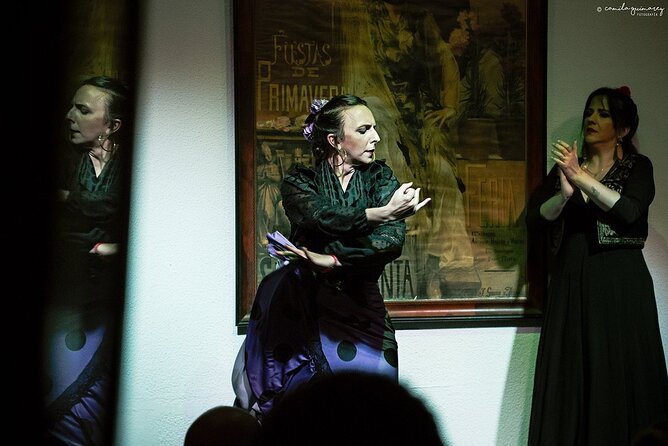 Flamenco Show in Seville - La milonga tablao - What happens inside the one-hour show