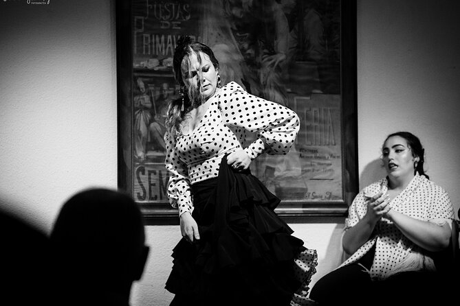 Flamenco Show in Seville - La milonga tablao - Why the small room changes the experience