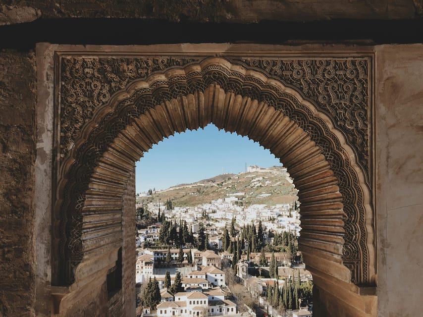 From Seville: Granada & Alhambra Tour with Optional Ticket - How good are the guides?