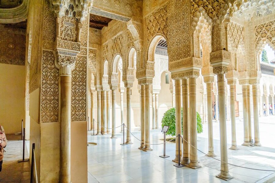 From Seville: Granada Day Trip Alhambra and Albaycin - Breaking up the long coach ride at Abades de la Roda