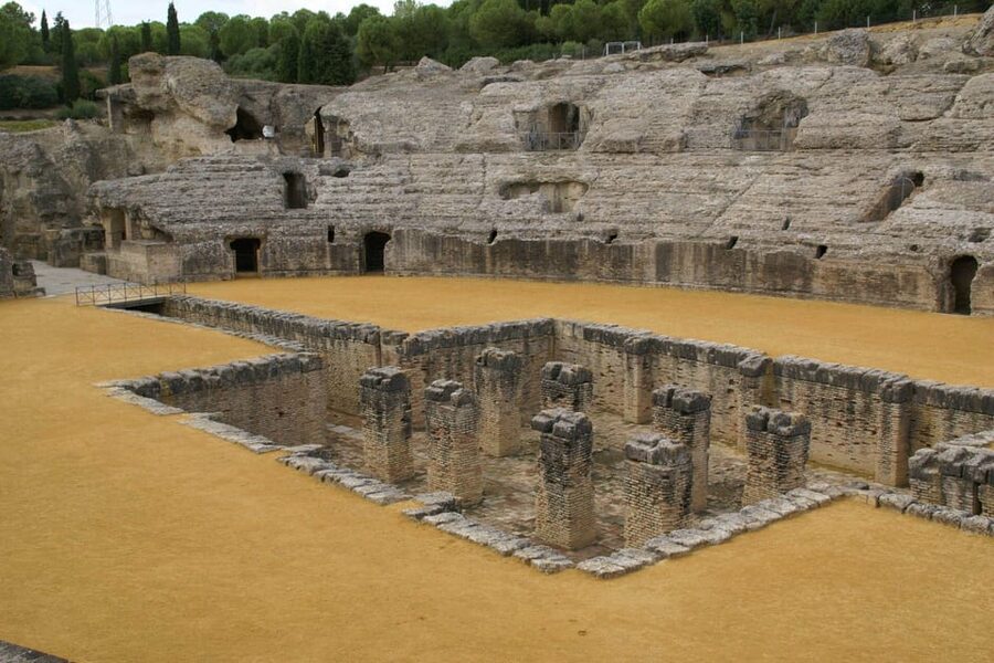 From Seville: Half-Day Guided Bike Trip to Italica - The ride out from Seville