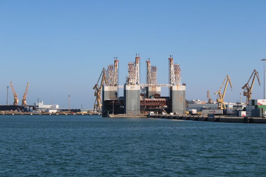 From Seville: Private Day Trip to Cádiz with Guide - What the private chauffeur adds