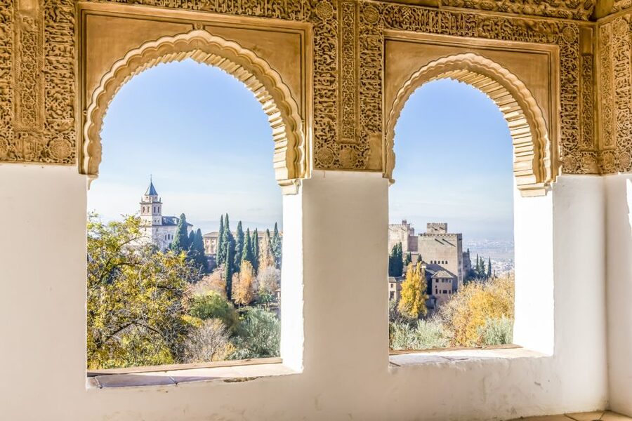 From Seville: Private Granada Day-Trip with Alhambra Visit - Starting in the Albaicín
