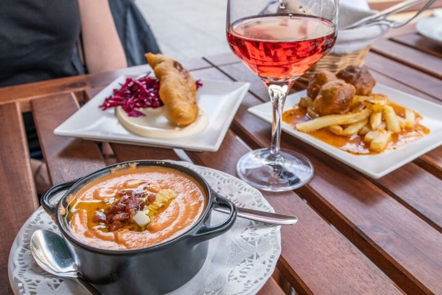 From Seville: Private Transfer to Granada and Córdoba Tour - Walking Córdoba’s Jewish Quarter