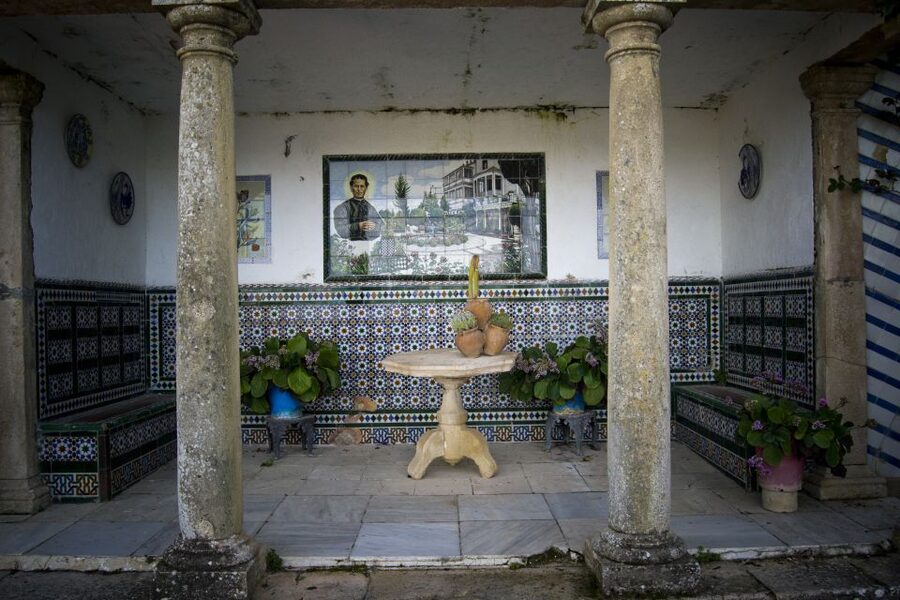 From Seville: White Villages and Ronda Full-Day Trip - The main event, Ronda and the Tajo gorge