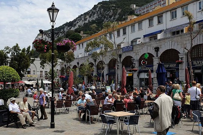 Gibraltar private tour from Seville including the upper rock - Free time in Gibraltar town center