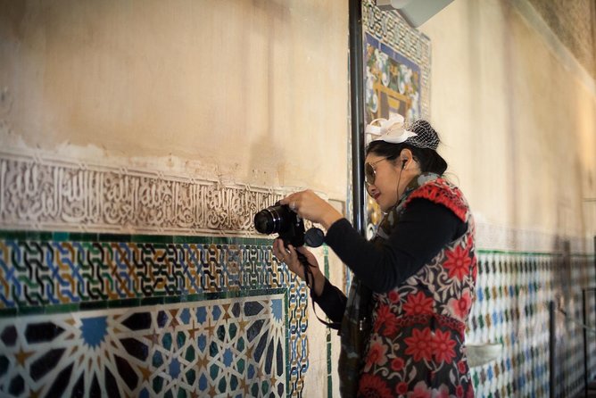 Granada Day Trip with Alhambra and Albaicin Tour from Seville - The early Seville departure needs careful checking