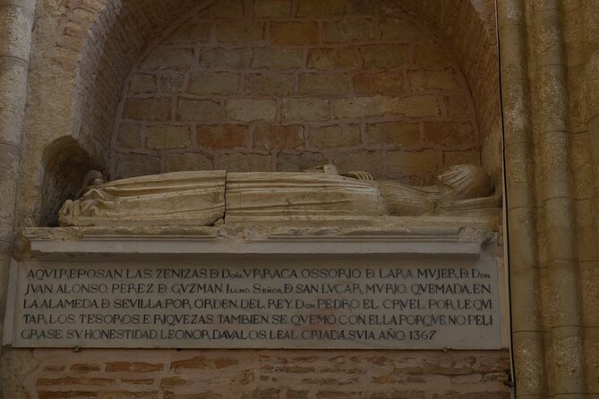Guided tour of the Monastery of San Isidoro del Campo - A small group, but not a private tour