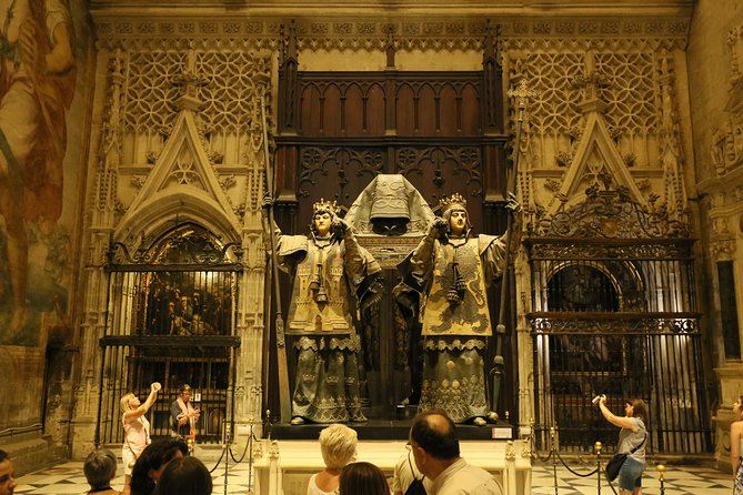 Guided Tour Sevilla Cathedral - Meeting at the Seville Tourist Office