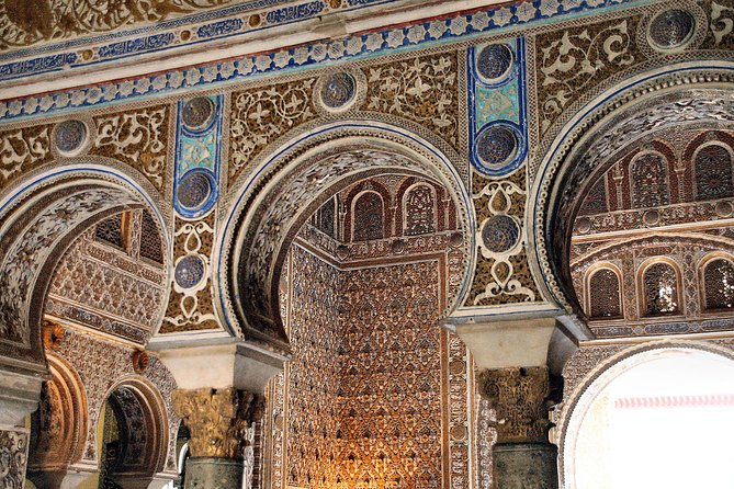 Guided visit to the Alcázar of Seville without queues - Skip-the-line value and what it really means