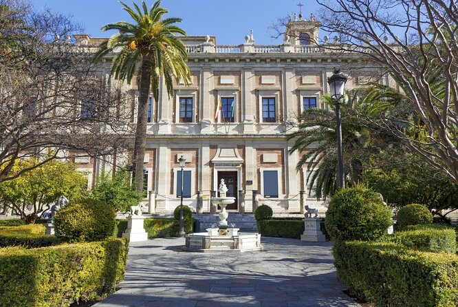 Guided visit to the Archivo de Indias - The merchant dispute that shaped the building