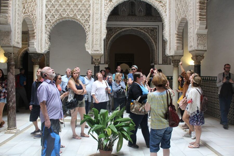 Highlights of Seville Monuments private Guided Tour - Santa Cruz: the lanes between the monuments